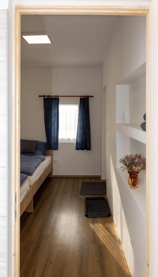 Takacs Pince Apartman Hajos Buitenkant foto